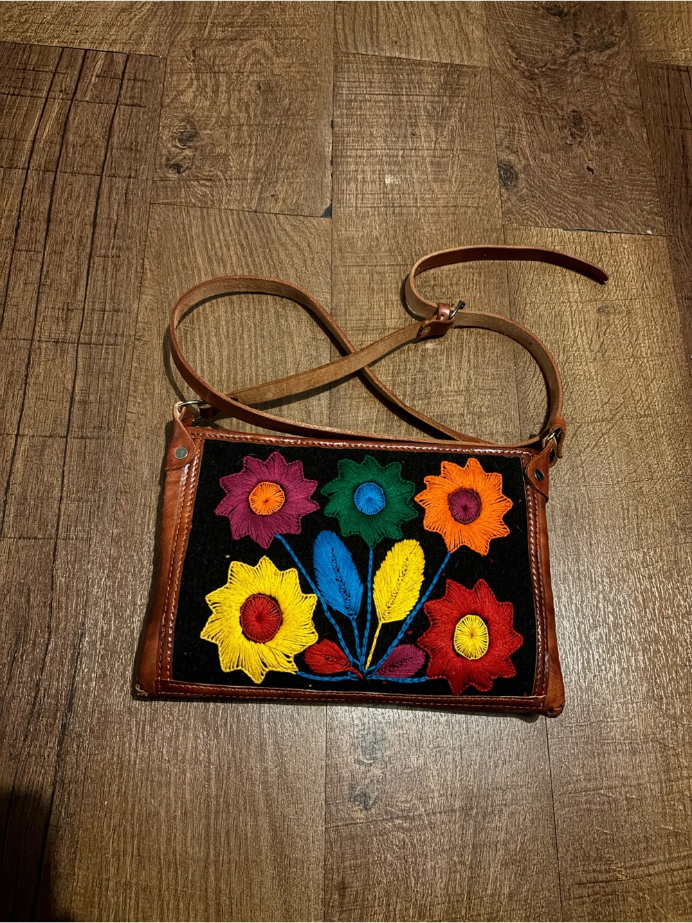 🌻 Blooming Beauty – Artisan Leather Bag made in Mexico